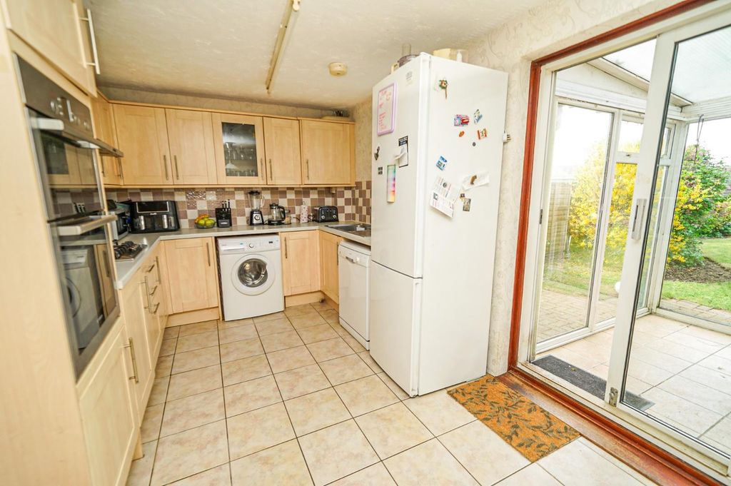 Property photo 2 of 21