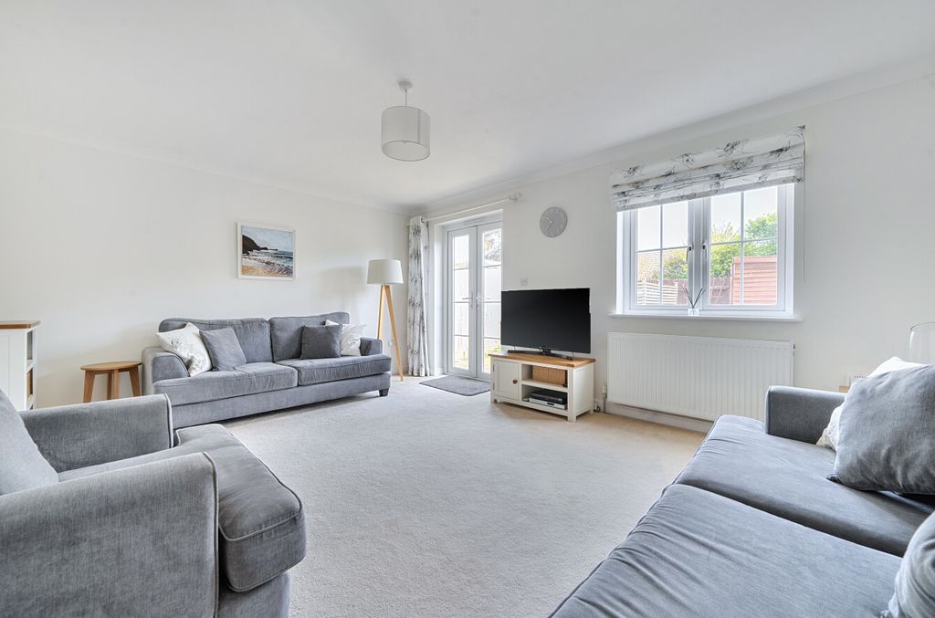 Property photo 2 of 22 1430412-9-69c5647...