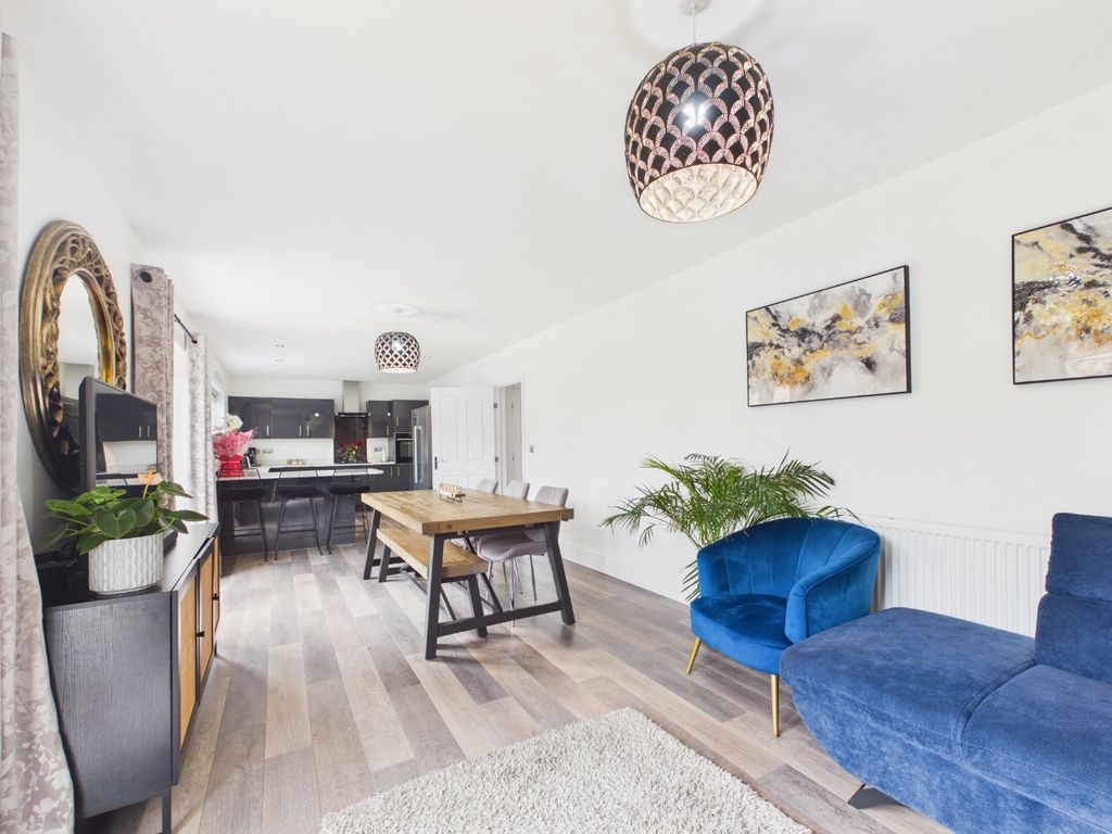 Property photo 2 of 43 4873796