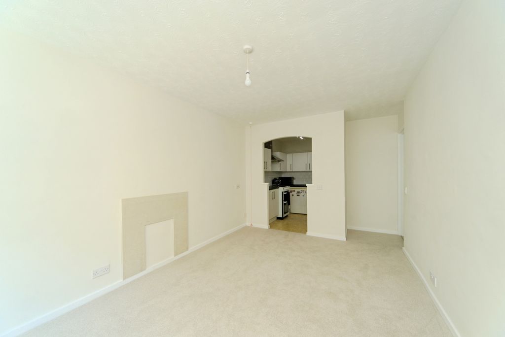 Property photo 2 of 16 Photo