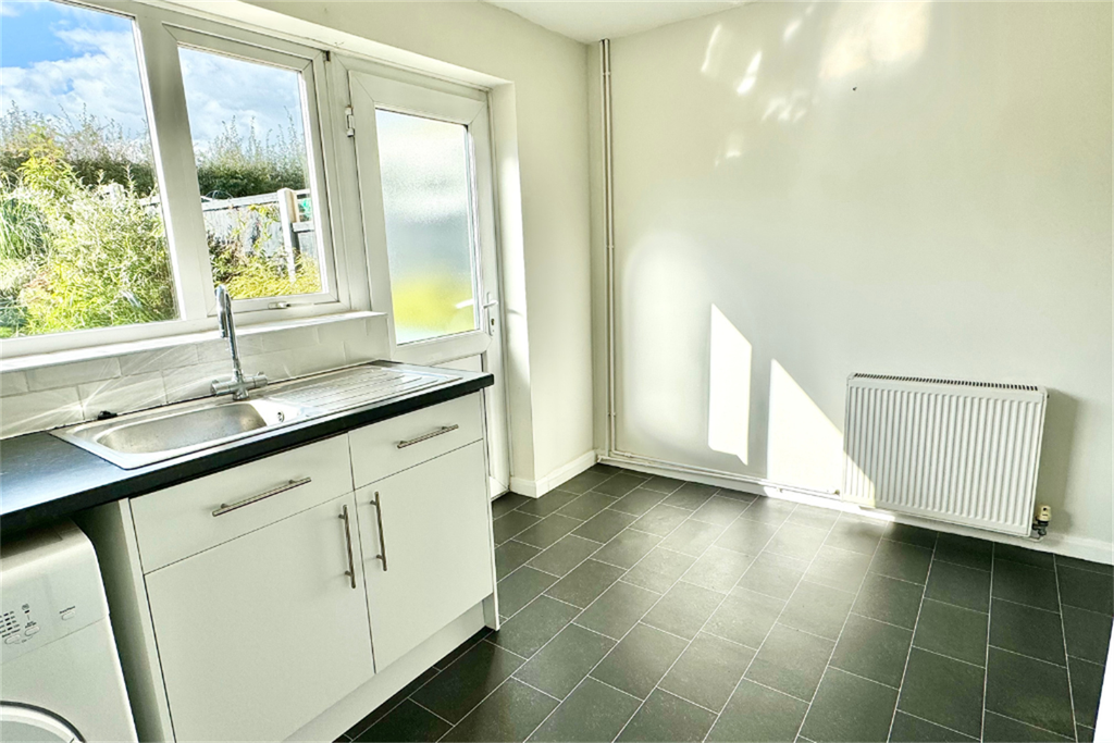 Property photo 3 of 12 Kitchen/Diner