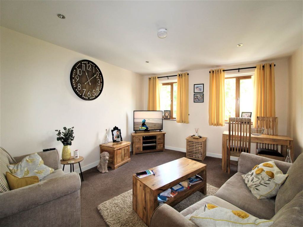Property photo 2 of 8 1
