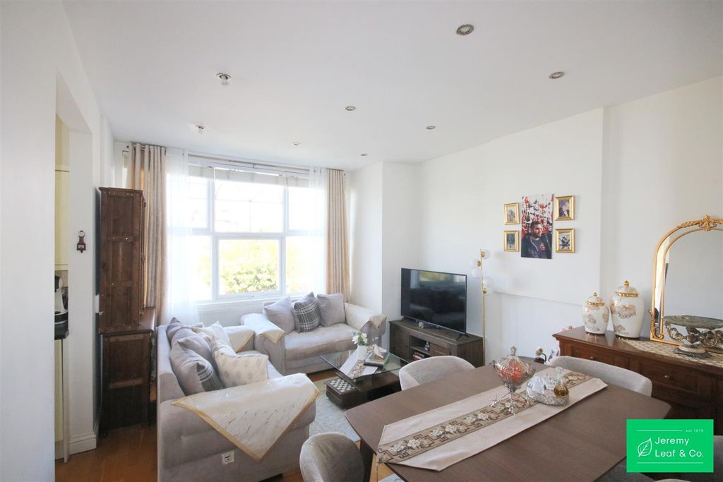 Property photo 3 of 21