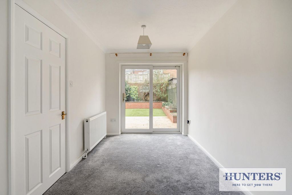 Property photo 3 of 19 Living Room