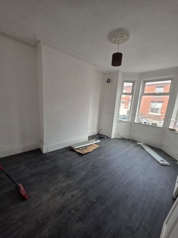 Property photo 3 of 15 Recption 1