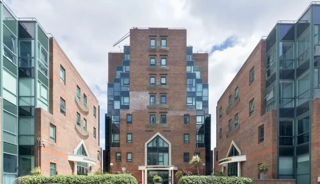 Property photo 1 of 3