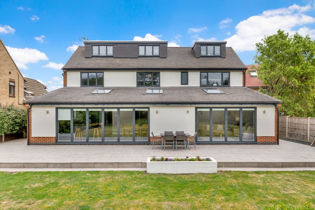 Property photo 2 of 51
