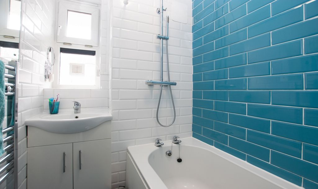 Property photo 3 of 12 Bathroom
