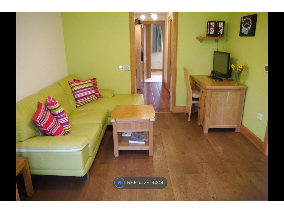 Property photo 1 of 17 Lounge