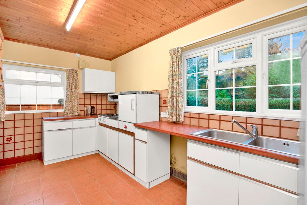 Property photo 3 of 25