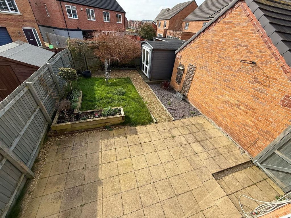Property photo 3 of 15 Garden 2.Jpg