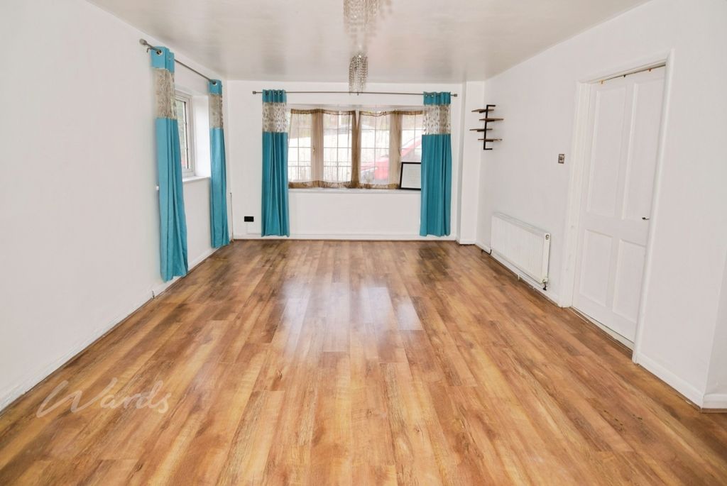 Property photo 3 of 11 Charles Lounge