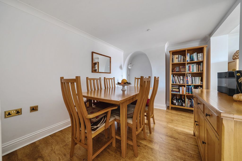 Property photo 3 of 16 Dining Area