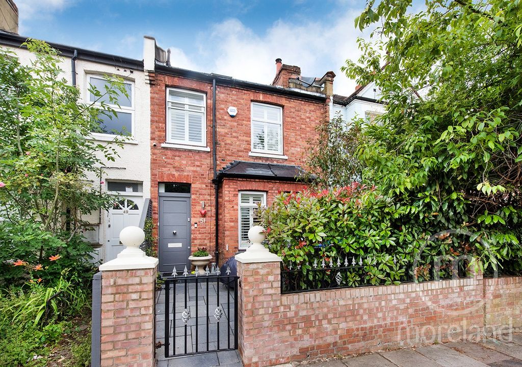 Property photo 1 of 17 1530021
