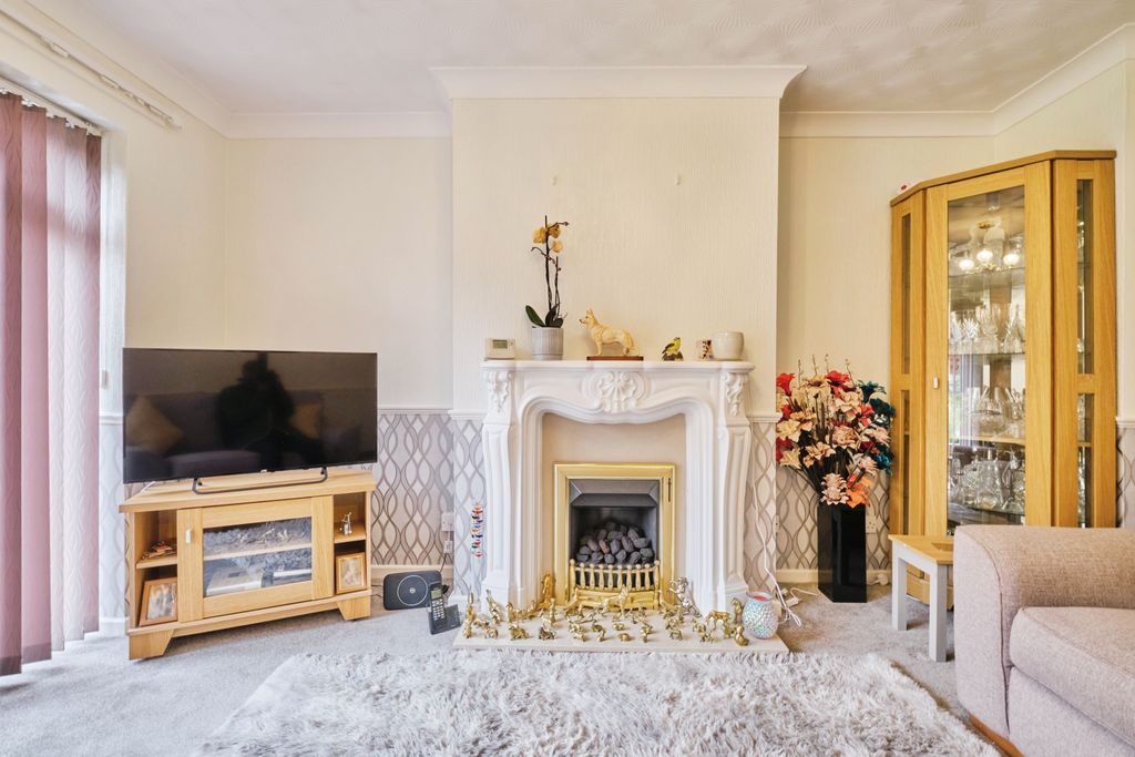 Property photo 2 of 17 Photography