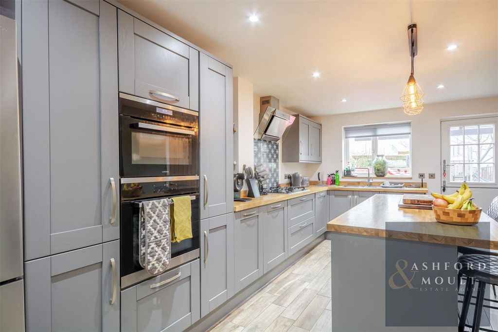 Property photo 2 of 49 Ashford-39.Jpg