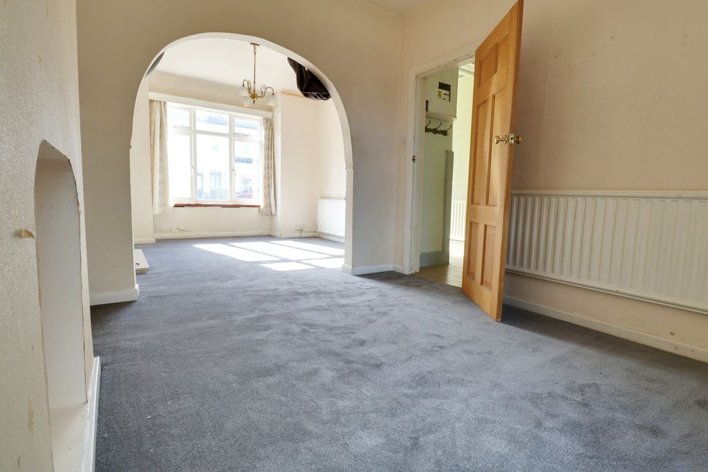 Property photo 3 of 13 2528233