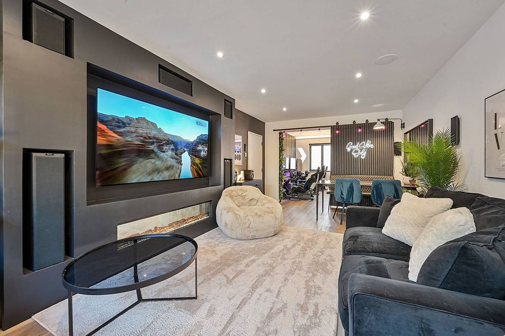 Property photo 2 of 24