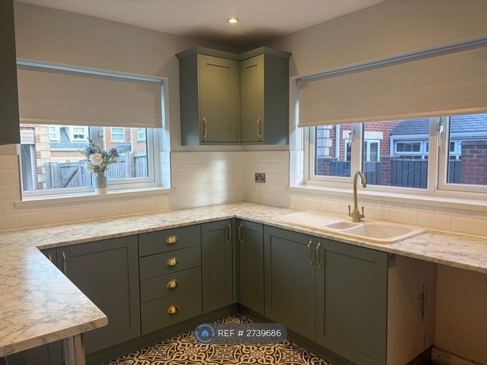 Property photo 2 of 35