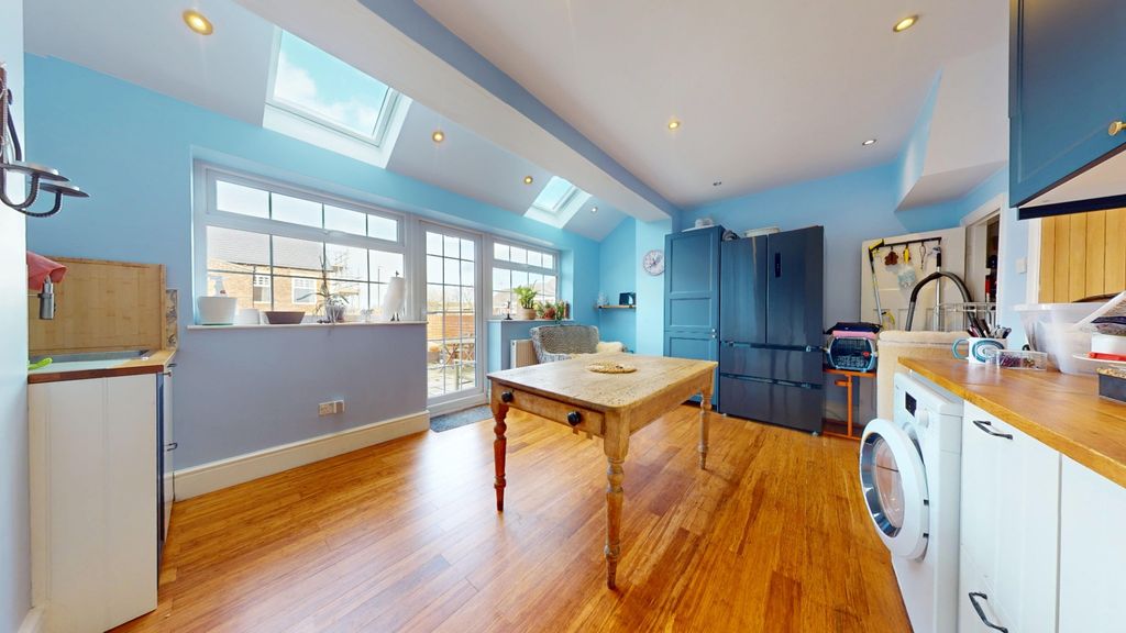 Property photo 1 of 16 4069391