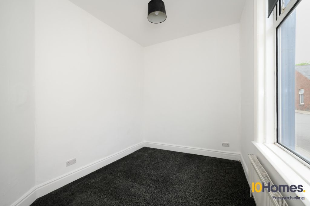 Property photo 2 of 10 Photo 4