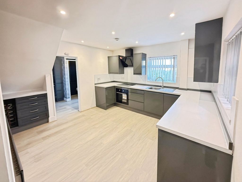 Property photo 2 of 15 Kitchen Diner