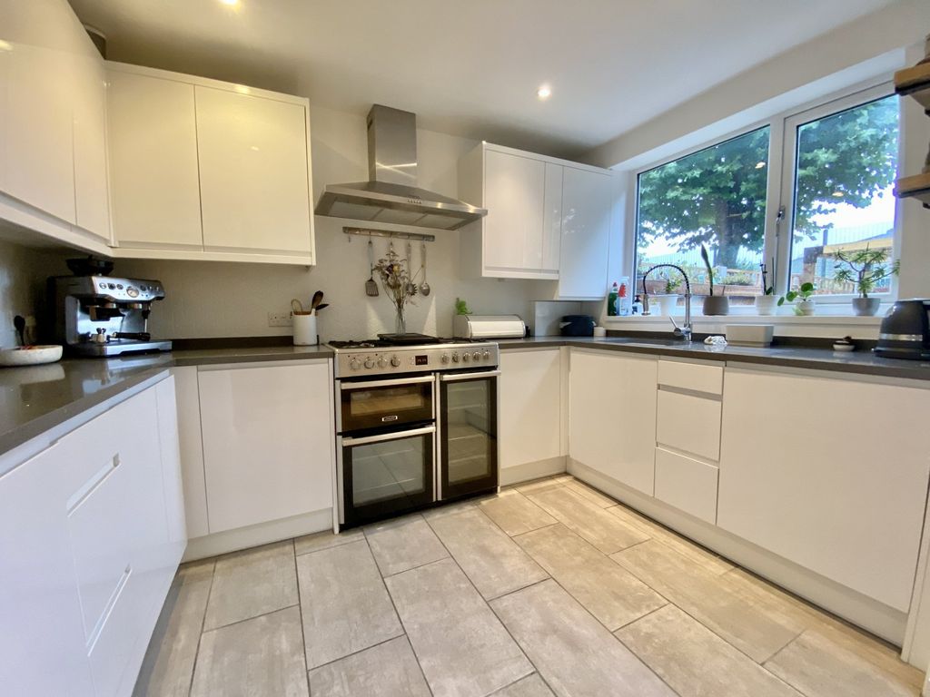 Property photo 2 of 12 Picture 2