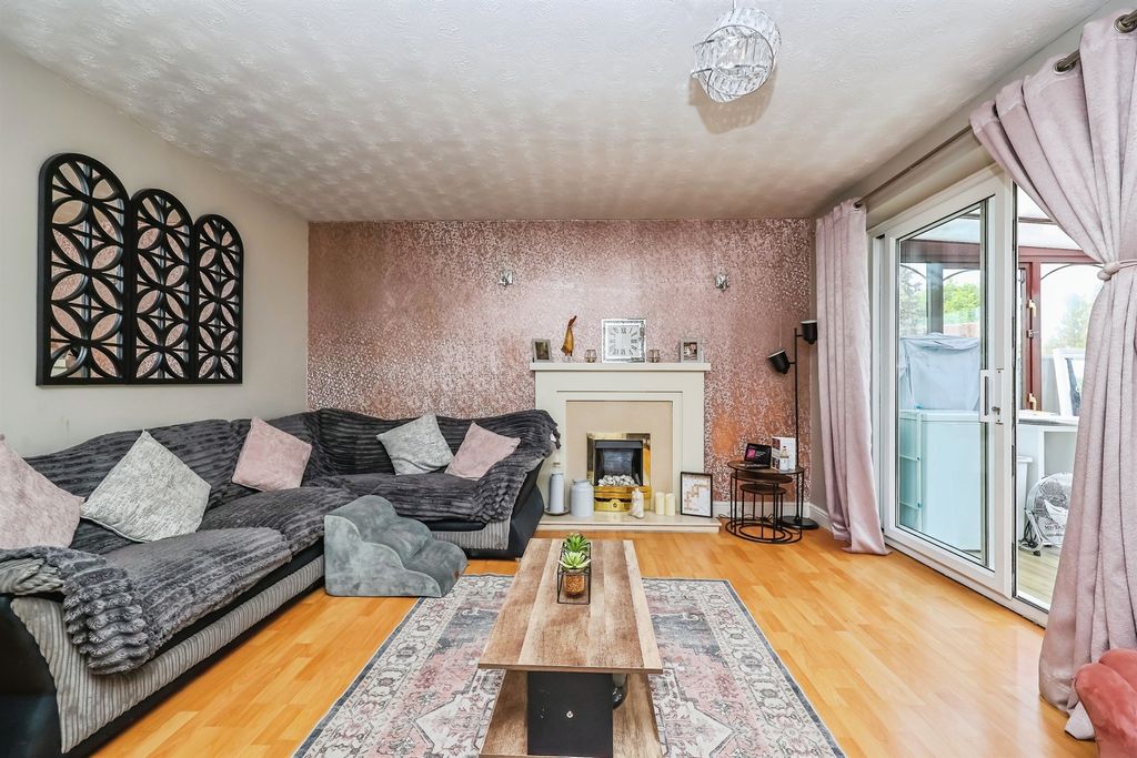 Property photo 3 of 19