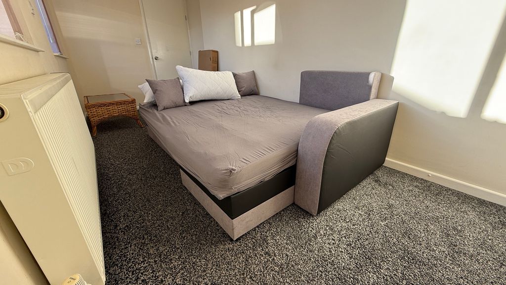 Property photo 2 of 6