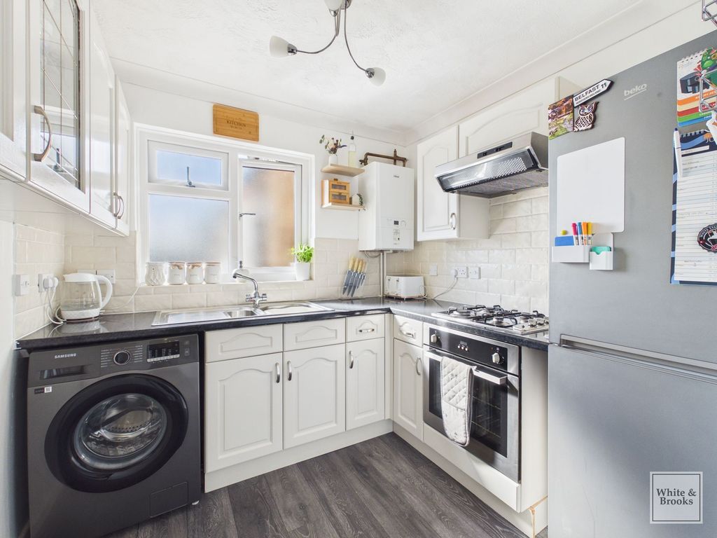 Property photo 3 of 15 Kitchen
