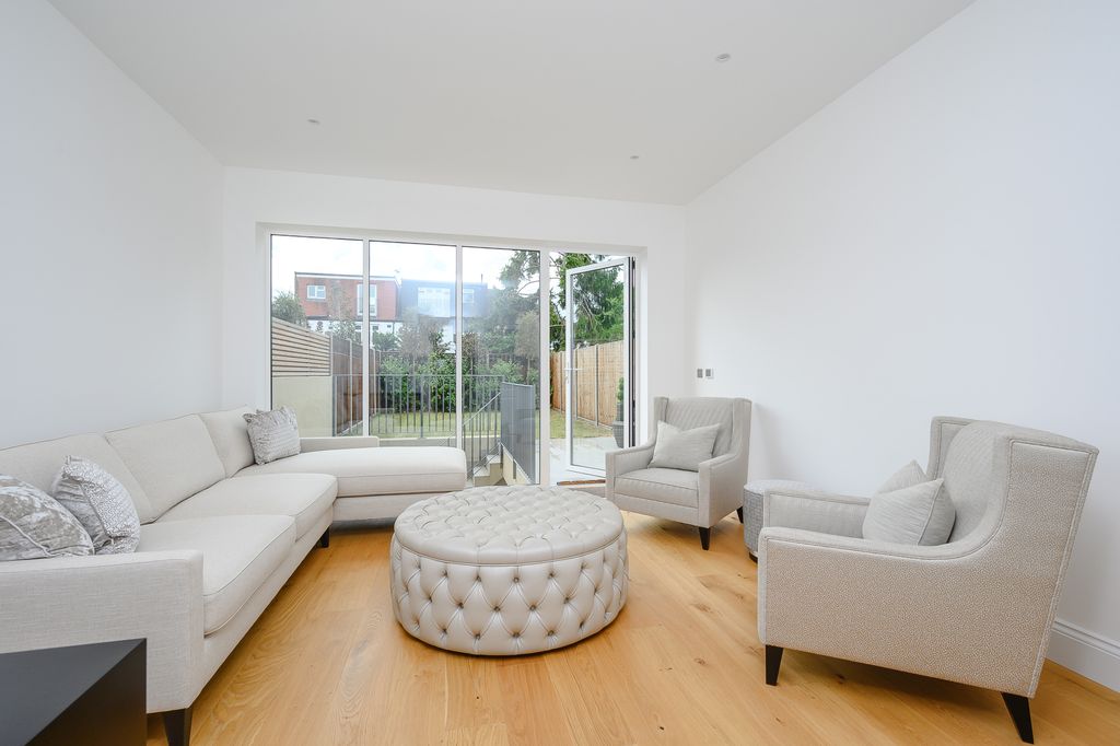 Property photo 3 of 14 6 Samara Place-1