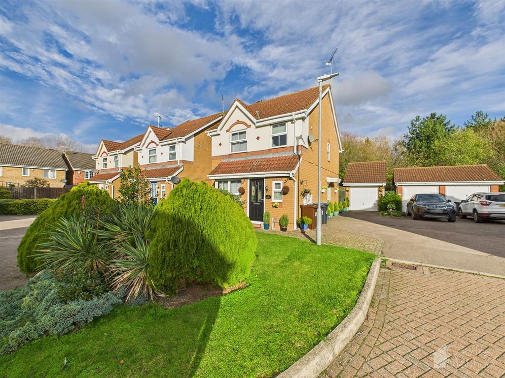 Property photo 1 of 17