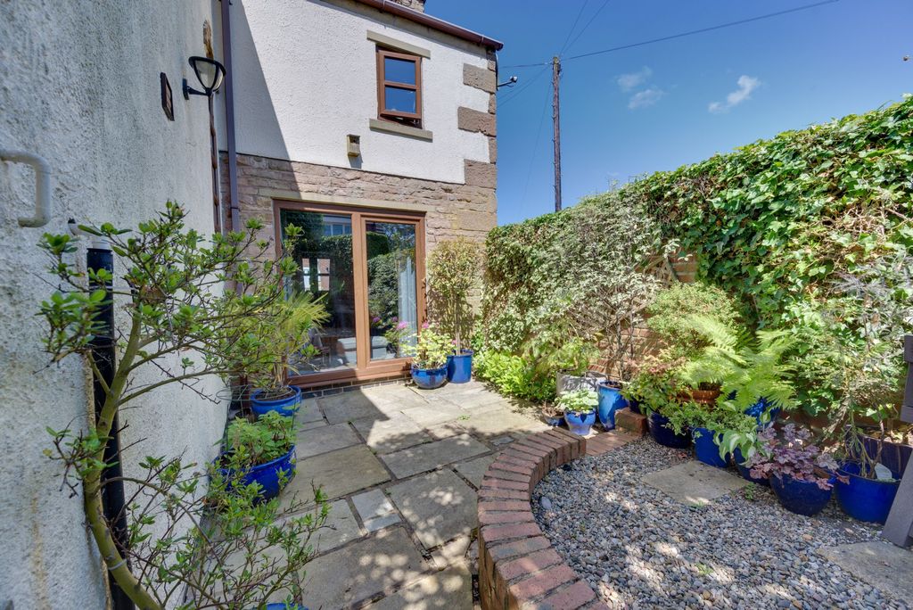 Property photo 2 of 24