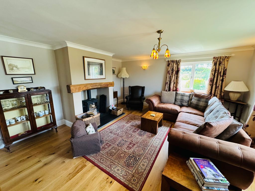 Property photo 2 of 21