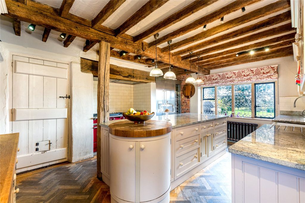 Property photo 2 of 28 Kitchen