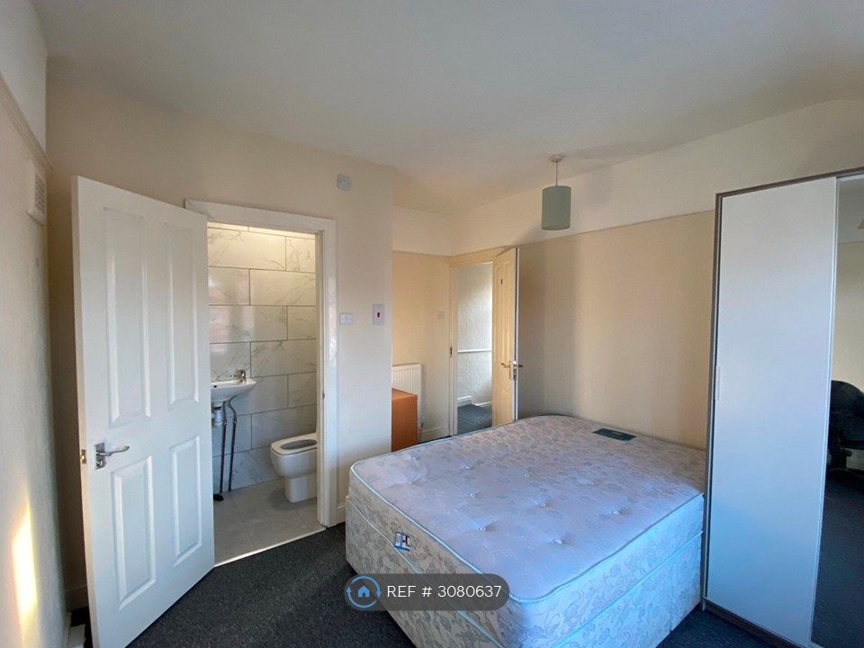 Property photo 1 of 26 Bedroom 1 En-Suite