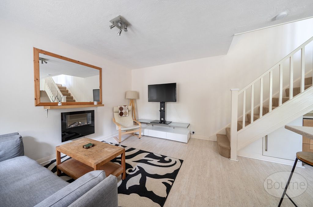 Property photo 3 of 17 8Ca03A5B-8608-4c4...