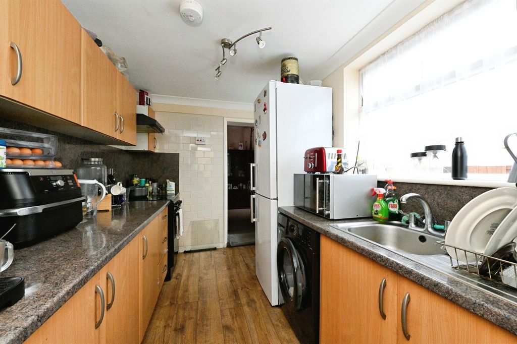 Property photo 3 of 16