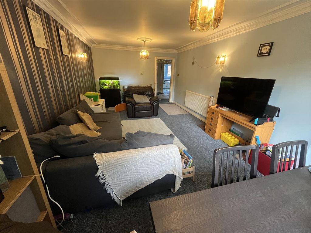 Property photo 3 of 10 Image00010.Jpeg