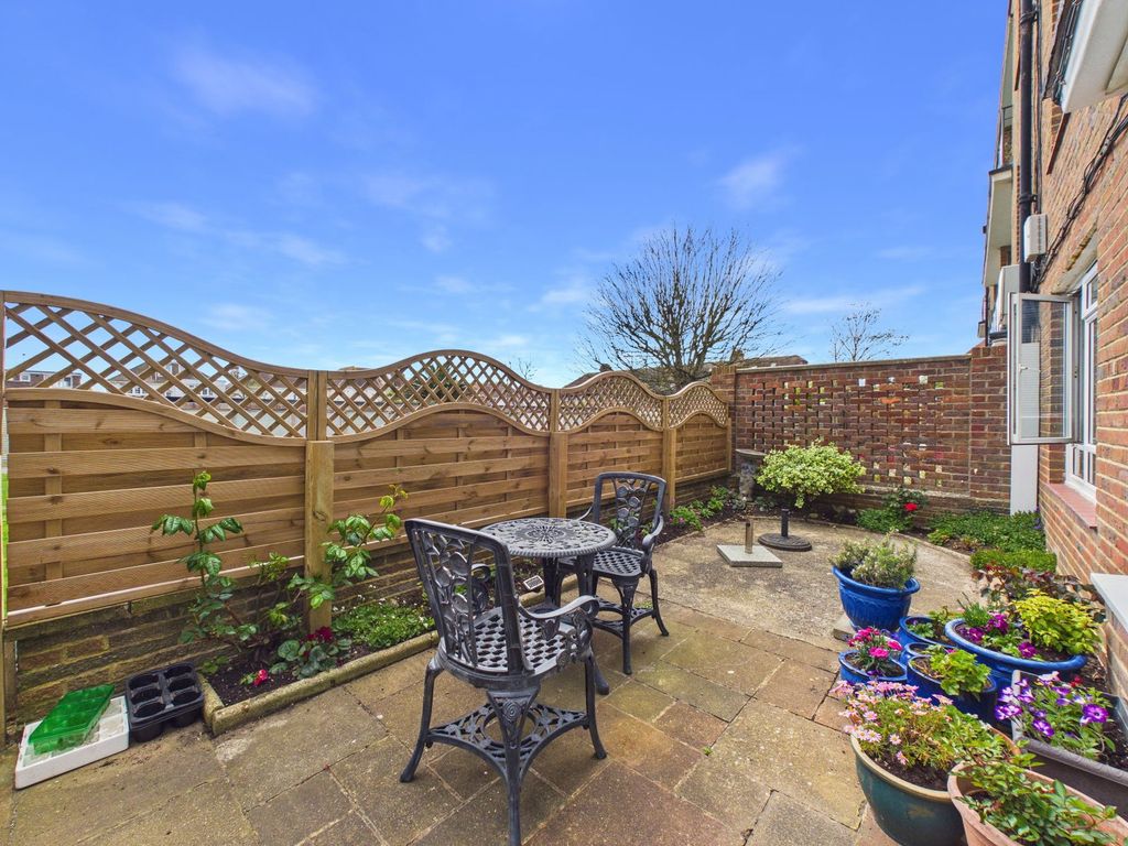 Property photo 2 of 10