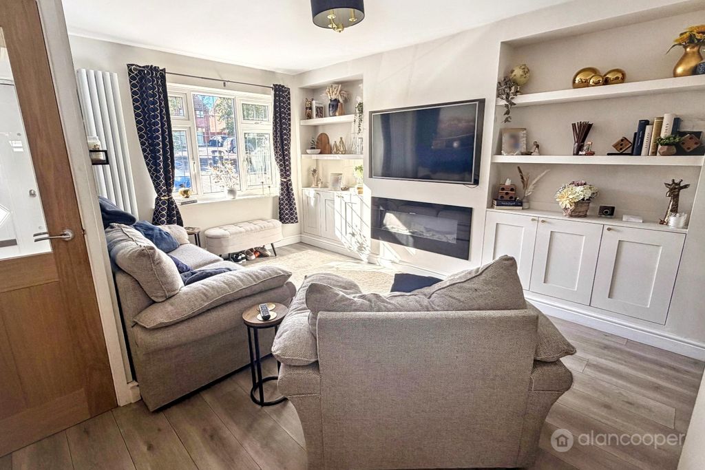 Property photo 2 of 23 5718745