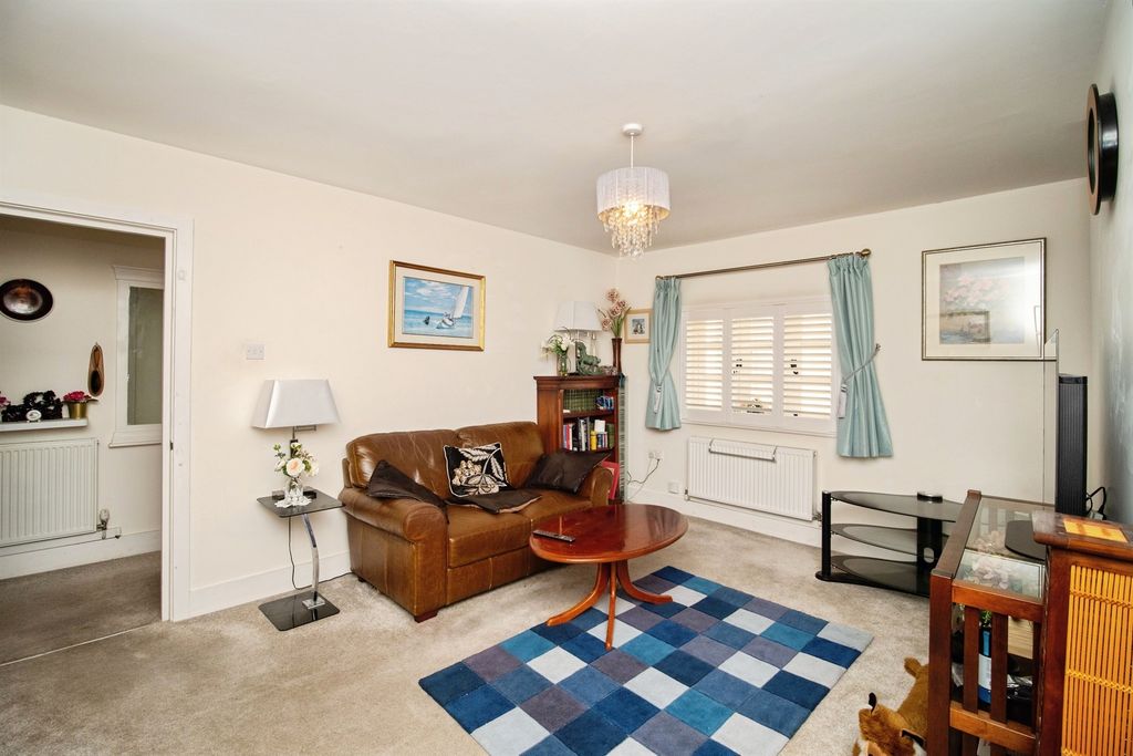 Property photo 3 of 14 Living Room