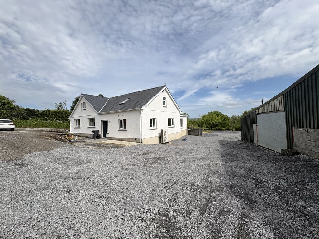 Property photo 3 of 36