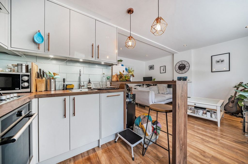 Property photo 3 of 8 Picture No. 06