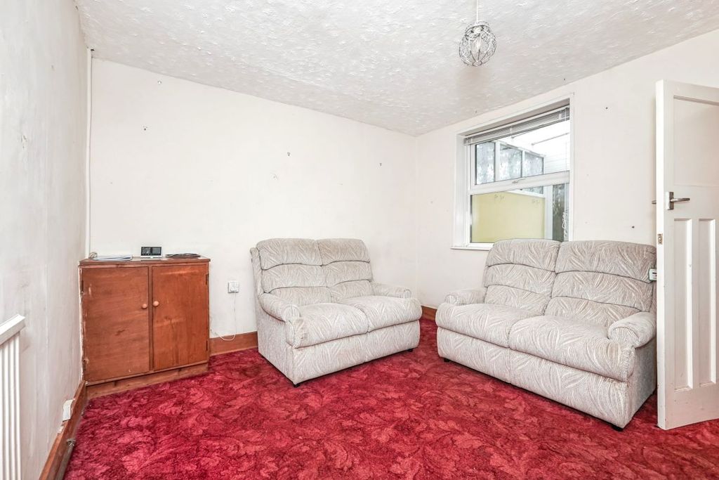 Property photo 3 of 13