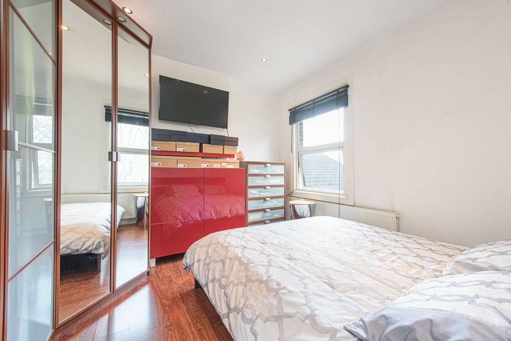 Property photo 3 of 11