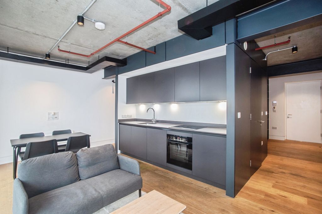 Property photo 3 of 14 Kitchen