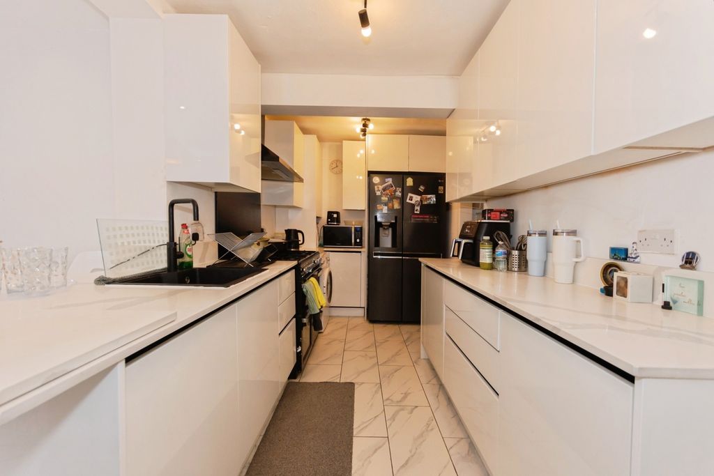Property photo 3 of 26 Pbox-Img.Jpg