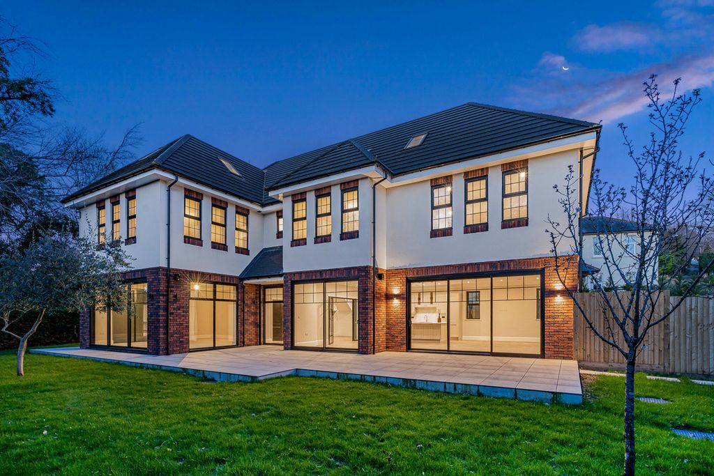 Property photo 2 of 41