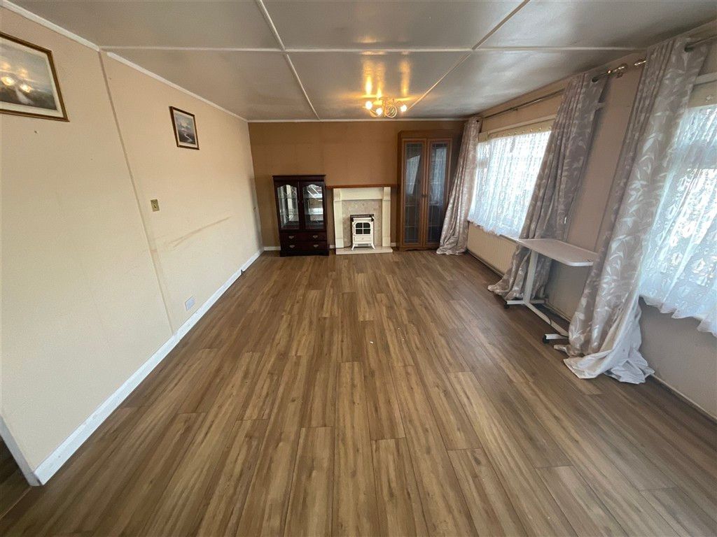 Property photo 2 of 5 Lounge